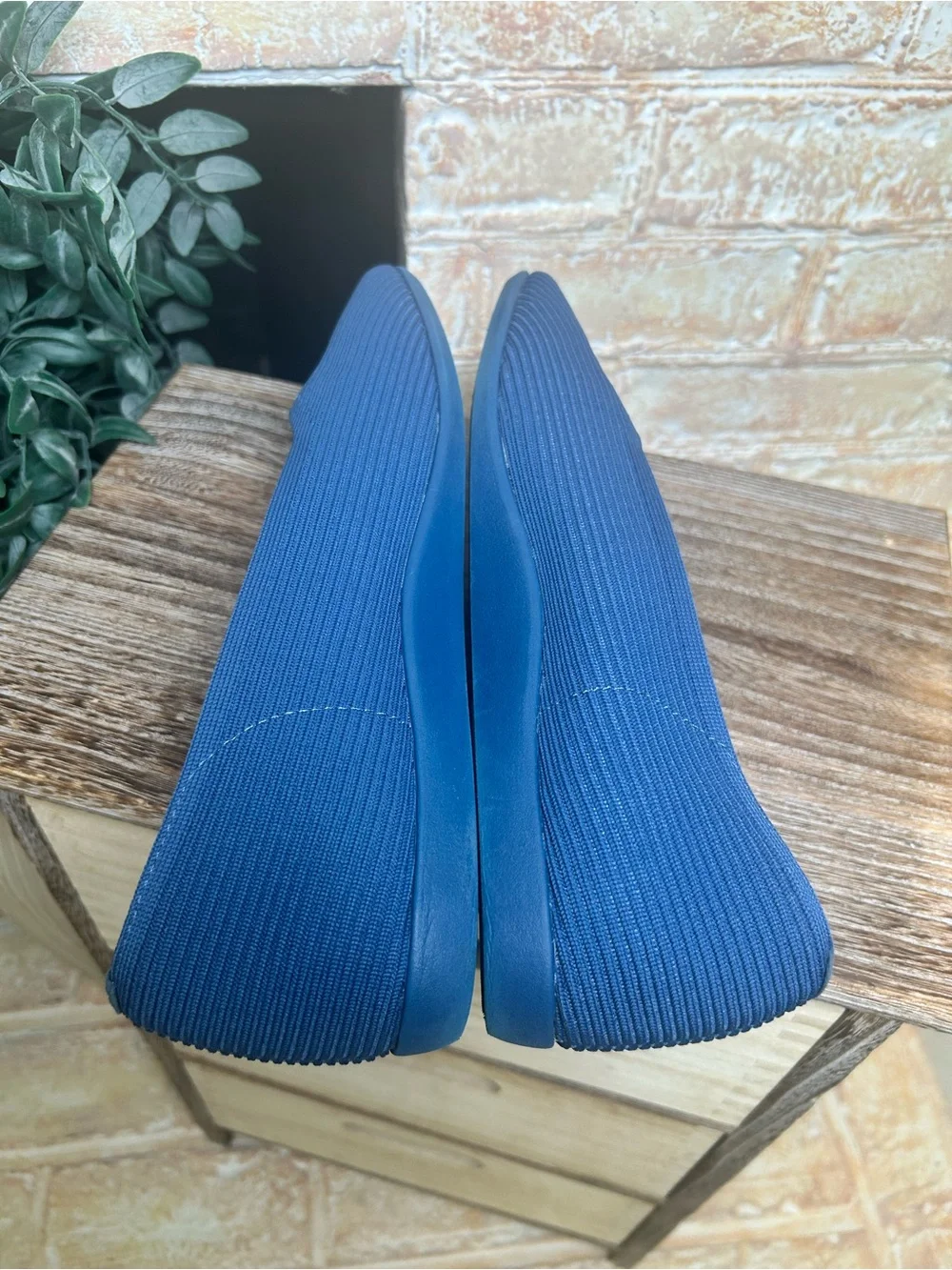 VIVAIA Margot Walker Blue Square Toe V-Cut Knit Flats Women’s 10.5 old money